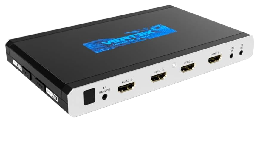 HDfury Vertex 2 HDMI-switch set skråt på hvid baggrund med IR-sensoren og de fire HDMI-indgange langs forkanten